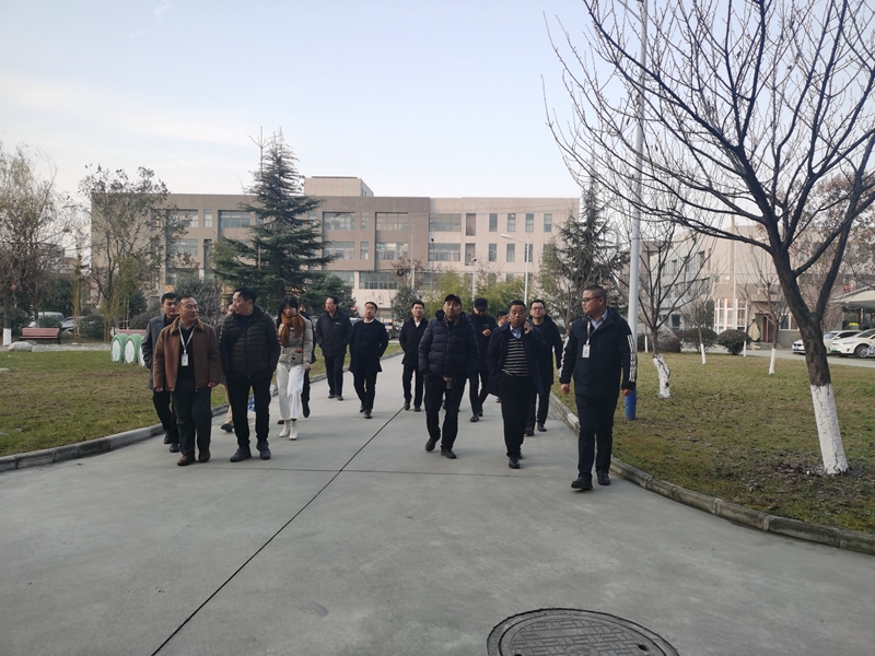 西安理工大學(xué)EMBA西安校友會(huì)|西馳電氣研習(xí)暨2021年迎新年會(huì)圓滿(mǎn)成功(圖9)